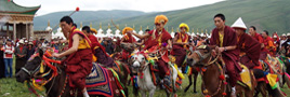 Reise zum Reiterfest in Litang in Osttibet